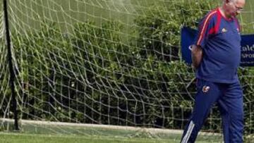 <B>EL PROBLEMA DEL GOL. </B>Luis sigue insistiendo en que su jugadores tiren a puerta.