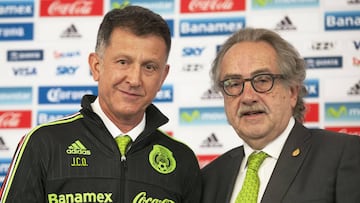 El presidente de la Federación Mexicana de Fútbol expresó que el periodo del técnico colombiano cubre hasta la competencia internacional de Rusia 2018.
