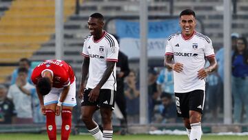 Futbol, Colo Colo vs Magallanes.
Fecha 7, campeonato Nacional 2023.
El jugador de Colo Colo Dario Lezcano, centro, celebra con sus companeros su gol contra Magallanes durante el partido de primera division disputado en el estadio Monumental en Santiago, Chile.
05/03/2023
Dragomir Yankovic/Photosport
Football, Colo Colo vs Magallanes.
7nd turn, 2023 National Championship.
Colo Colo's player Dario Lezcano, center, celebrates with teammates after scoring against Magallanes during the first division match at the first division match at the Monumental in Coquimbo, Chile.
05/03/2023
Dragomir Yankovic/Photosport