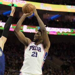 ¡Siete consecutivas! Joel Embiid (28+14) lidera un nuevo triunfo