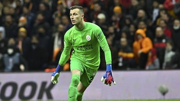 Iñaki Peña durante un partido con el Galatasaray.