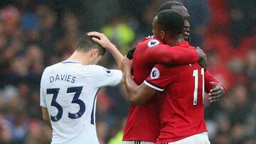 Sin Dávinson, Tottenham pierde en su visita a Old Trafford