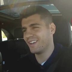 Morata ha caído en la moda musical: esta es la canción que le pone a sus hijos en el coche