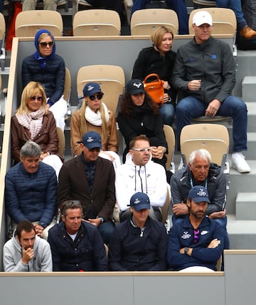 El box de Rafa Nadal en la pista central de París.  