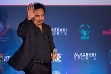 Hugo fue incapaz de terminar el proceso en la Selección Mexicana tras una penosa actuación en el preolímpico. Tuvo un paso por el Almeria de España y también fue entrenador del Pachuca. Por el momento, es analista de televisión, lejos de las canchas.