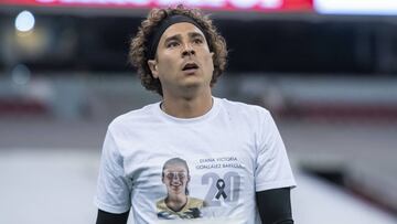 Los elementos de Las &Aacute;guilas saltaron a la cancha del Estadio Azteca para el calentamiento con una playera en memoria de la fallecida futbolista azulcrema.