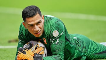 Luis Malagon of America during the Quarter final second leg match between Toluca And America as part of the Liga BBVA MX, Torneo Apertura 2024 at Nemesio Diez Stadium on November 30, 2024 in Toluca, Estado de Mexico, Mexico.