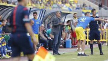 Paco Herrera: "Las Palmas no puede subir sin sufrir"