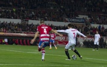 3-0. Gameiro, con ayuda de Roberto, subió el tercer tanto al marcador.