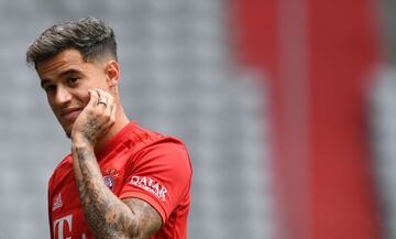 Coutinho en el Allianz Arena durante su presentación. 