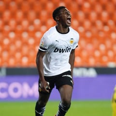 Yunus es el segundo menor de la historia del Valencia que marca