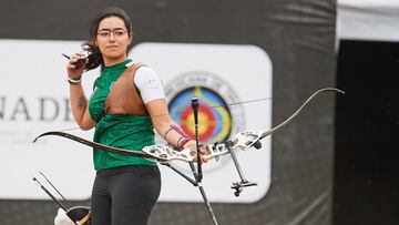 Ana Vásquez durante una prueba de tiro con arco