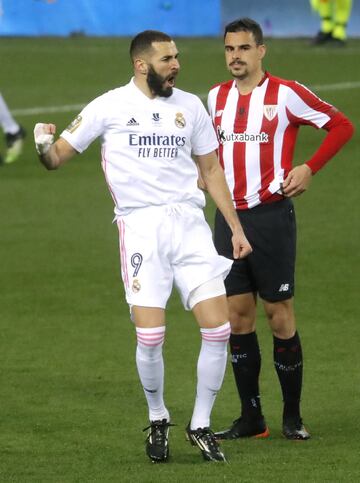 1-2. Karim Benzema celebró el primer gol.