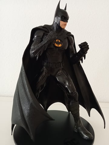 Batman de Michael Keaton en The Flash por McFarlane Toys