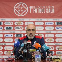 Javier Rodríguez abandona al ElPozo