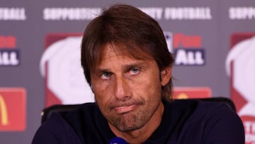 Antonio Conte, en rueda de prensa con el Chelsea.