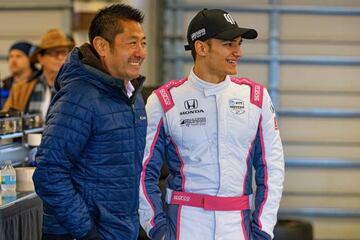 &Aacute;lex Palou, vestido con el mono de su equipo de la IndyCar.