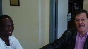 El Recreativo de Huelva anunció hoy que se ha hecho con los servicios del centrocampista ghanés Enmanuelle Agyeman Badu, un mediocentro defensivo nacido el 2 de diciembre de 1990 y que militaba actualmente en el conjunto más importante de Ghana, el Asante Kotoko, en calidad de cedido por el Berlín FC.