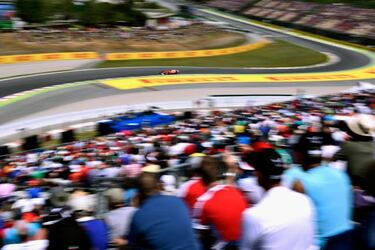 Raikkonen roars home for resurgent Ferrari