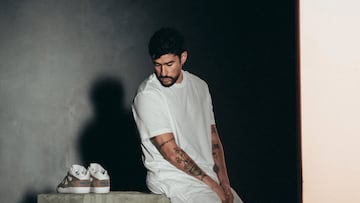 El protagonista del Halftime Show del Super Bowl LX presenta sus primeros tenis Adidas Original, con un enfoque renovado que supone un paso decisivo.