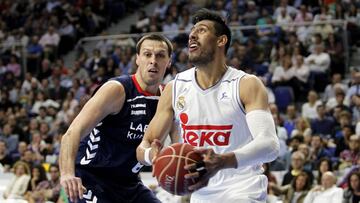 Gustavo Ay¨®n contra el Baskonia.