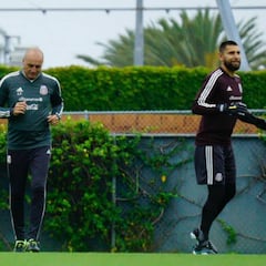 Selección Mexicana viaja a Denver para duelo ante Canadá