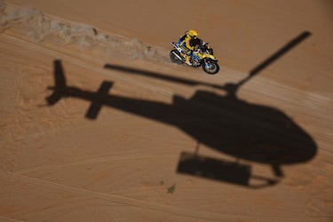 El piloto checo Martin Michek compitiendo durante la décima etapa del Dakar. 