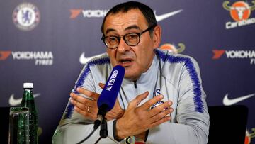 Sarri durante la rueda de prensa previa al partido contra el Tottenham Hotspur.