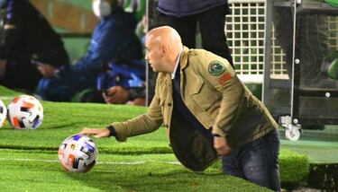 El Racing deja más dudas que certezas frente al Alavés B