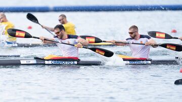VAIRES-SUR-MARNE, 08/08/2024.-El K4 500 de Saúl Craviotto, Carlos Arévalo, Marcus Cooper y Rodrigo Germade ha logrado la medalla de bronce en la final de los Juegos Olímpicos de París 2024. El cuarteto español dominó buena parte de la prueba, pero finalmente se vio rebasado por las embarcaciones de Alemania, que revalidó su título olímpico, y de Australia. EFE/Federación Piragüismo/ Rafa Aparicio /SOLO USO EDITORIAL/SOLO DISPONIBLE PARA ILUSTRAR LA NOTICIA QUE ACOMPAÑA (CRÉDITO OBLIGATORIO)