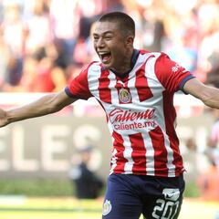 Yael Padilla se queda dormido en autobús de Chivas