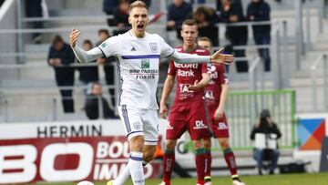 El futbolista polaco Lukasz Teodorczyk celebra un gol con la camiseta del Anderlecht.