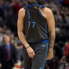 Preocupación por la rodilla de Luka Doncic: "Escuché un 'pop"