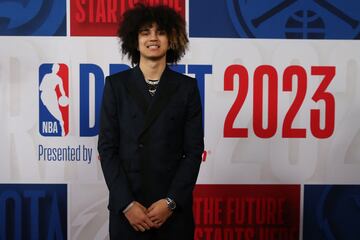 Anthony Black, de la universidad de Arkansas a su llegada al Barclays Center para la ceremonia del draft de la NBA 2023.