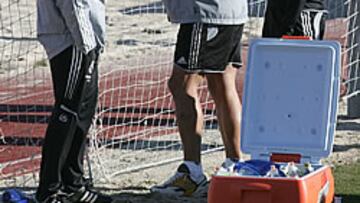 SUFREN. La plantilla del Real Madrid lo pasa mal en la sesión matutina