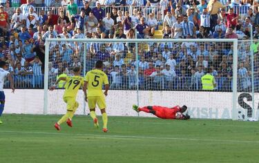 Borré, figura en 2-0 del Villarreal: pasegol y le hacen penal