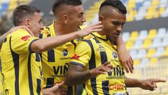 Everton pierde a figura ante la U y peligra para el clásico