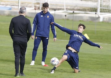 Iván Castillo, junto a Francés, en el entrenamiento de esta mañana.