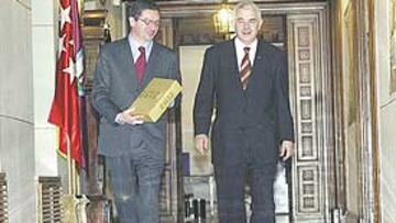 <b>APOYO TOTAL. </b>El presidente de la Generalitat, Pasqual Maragall, mostró ayer en Madrid al alcalde Gallardón el compromiso catalán con Madrid 2012.