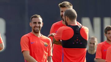 Alc&aacute;cer, con Piqu&eacute; y Aleix en un entrenamiento.