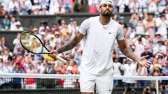 El tenista australiano Nick Kyrgios celebra su victoria ante Brandon Nakashima en octavos de final de Wimbledon.