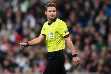 El árbitro Felix Brych.