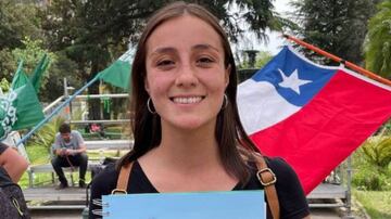 La ex integrante de la selección chilena de básquetbol es militante de Revolución Democrática (RD). Hoy es candidata a diputada por el distrito 10, que está compuesto por La Granja, Macul, Ñuñoa, Providencia, San Joaquín y Santiago.