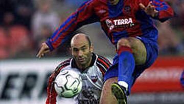 <B>MUCHA DISPUTA.</B> El Levante consiguió llevarse la victoria frente al Extremadura en un partido muy disputado.