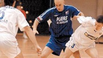 <b>PROBLEMAS. </b>Seco jugó con el Playas como comunitario. Ahora tiene problemas con el Barcel.