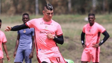 Michael Rangel durante un entrenamiento con Deportes Tolima.