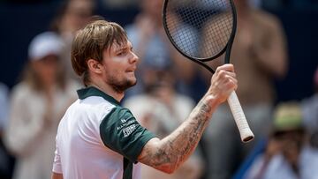 Bublik celebrando su pase a la final en Kitzbühel.