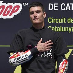 Navarro: 39º ganador español de una carrera, el dorsal de Salom