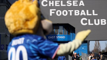 Some Manchester City and Chelsea supporters will not be granted access to the United States. We explain the reasons why.