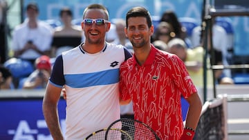 Viktor Troicki, junto a Djokovic, en el Adria Tour.